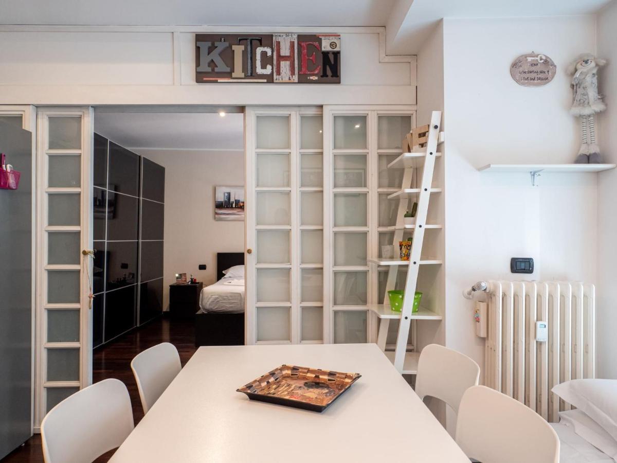 The Best Rent - Modern Duomo Apartment ミラノ エクステリア 写真