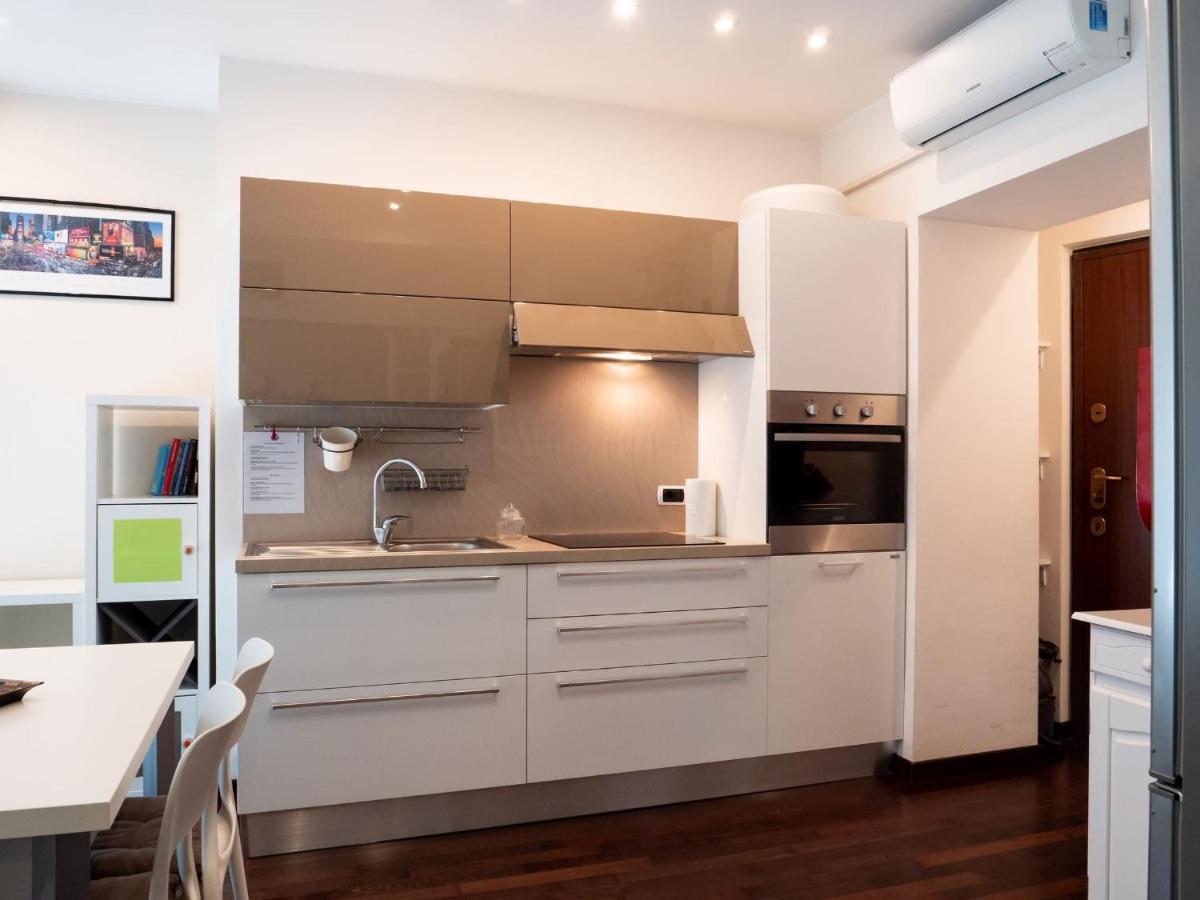 The Best Rent - Modern Duomo Apartment ミラノ エクステリア 写真