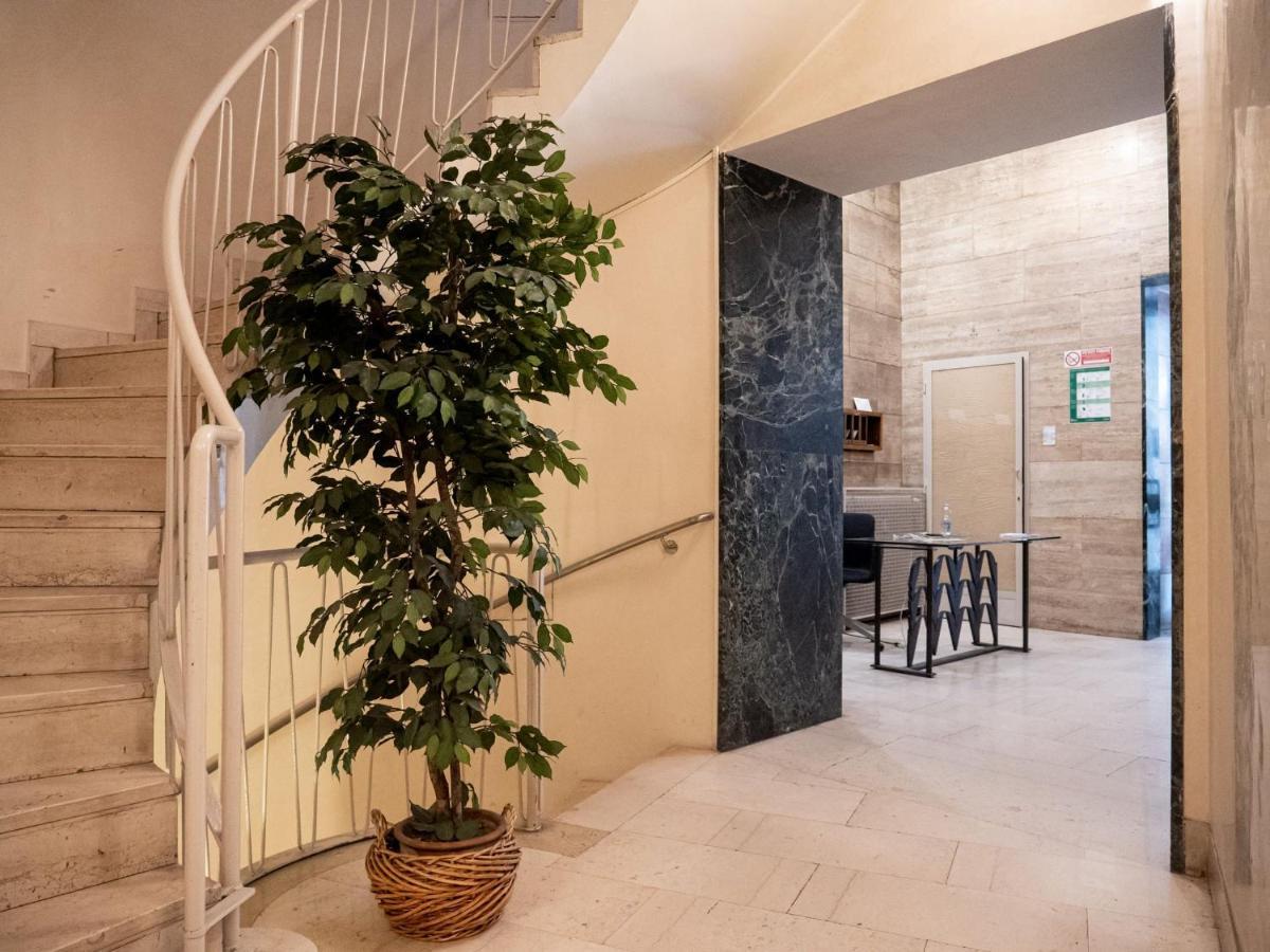 The Best Rent - Modern Duomo Apartment ミラノ エクステリア 写真