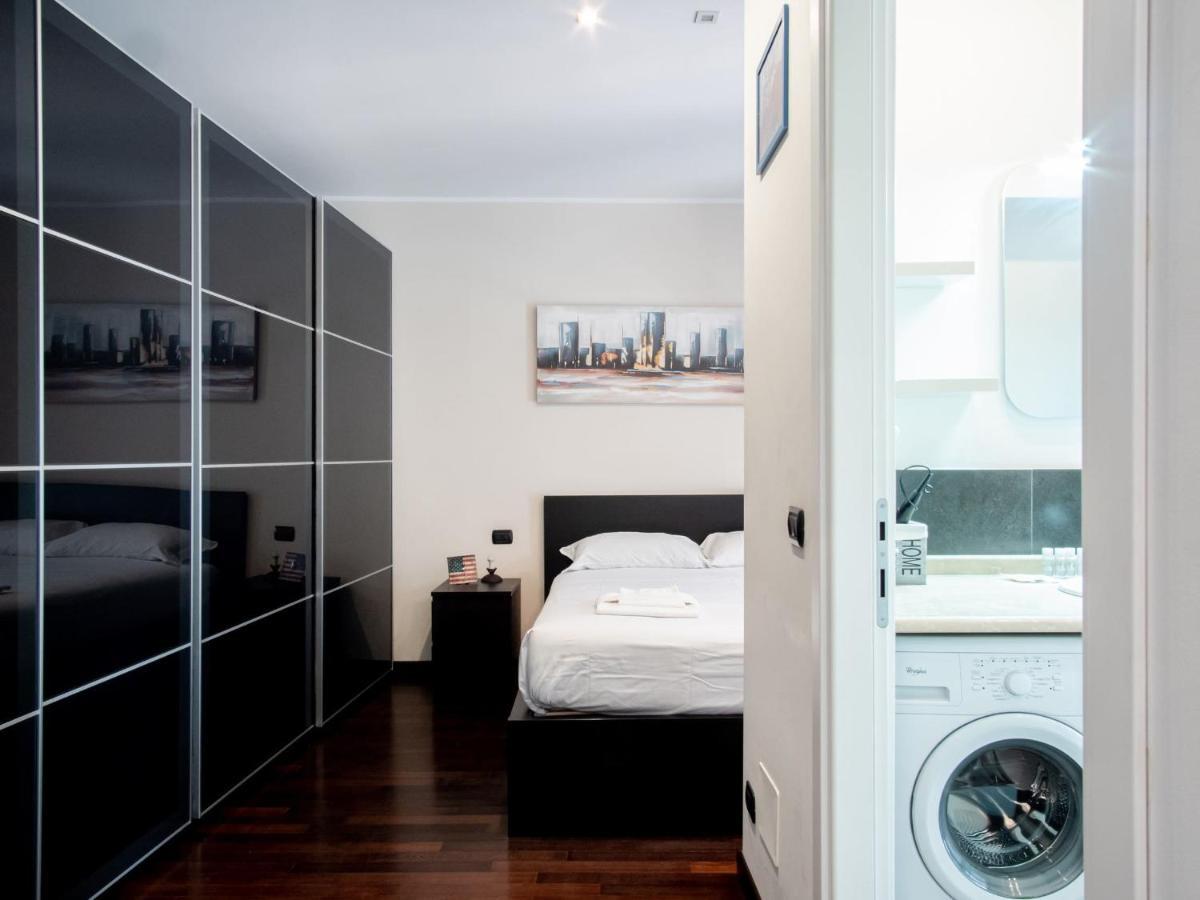 The Best Rent - Modern Duomo Apartment ミラノ エクステリア 写真