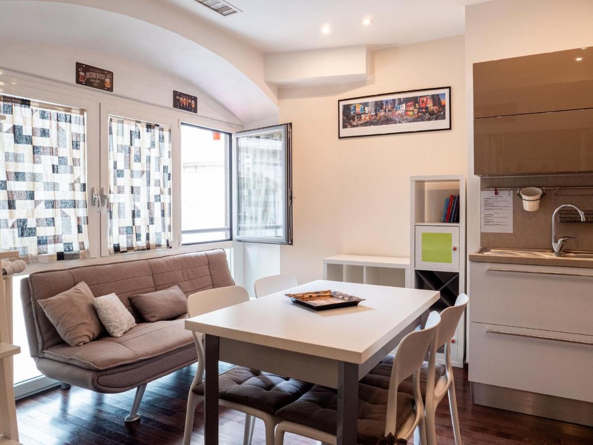 The Best Rent - Modern Duomo Apartment ミラノ エクステリア 写真